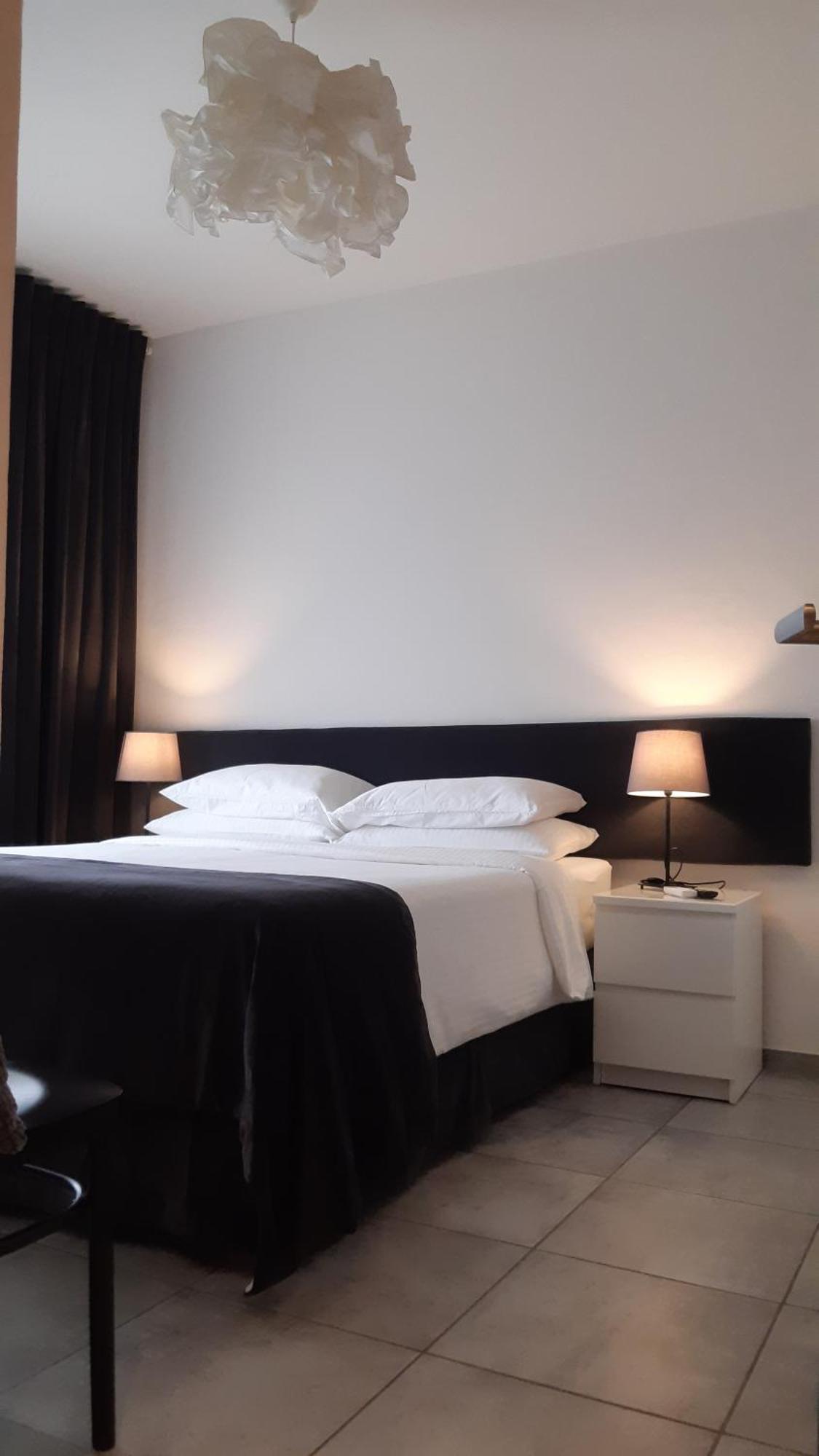 La Duchessa Hotel Alba  Bagian luar foto